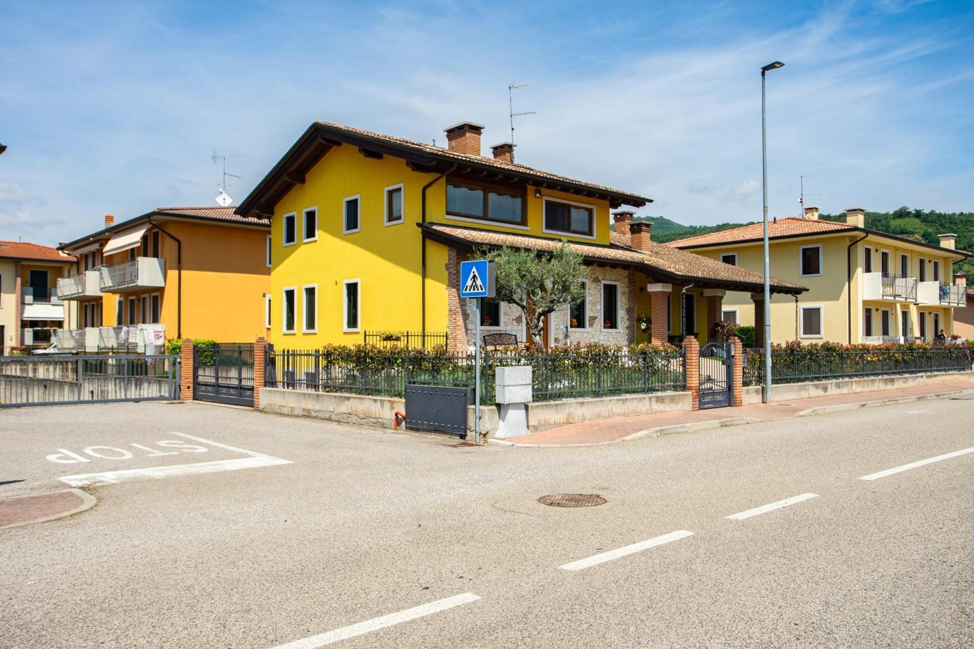 Casa Oliver Montecchia di Crosara Ruang foto